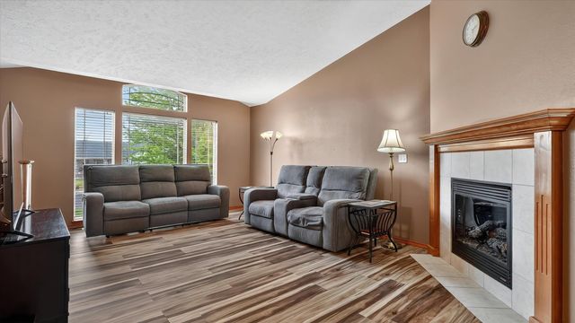 17821 N Colfax St, Colbert, WA 99005