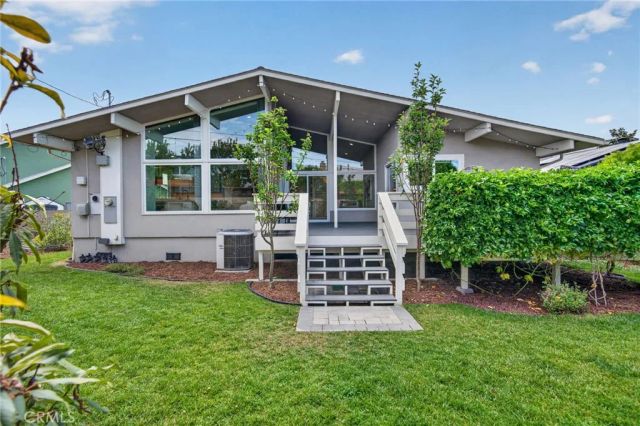 17361 Alta Vista, Huntington Beach, CA 92647