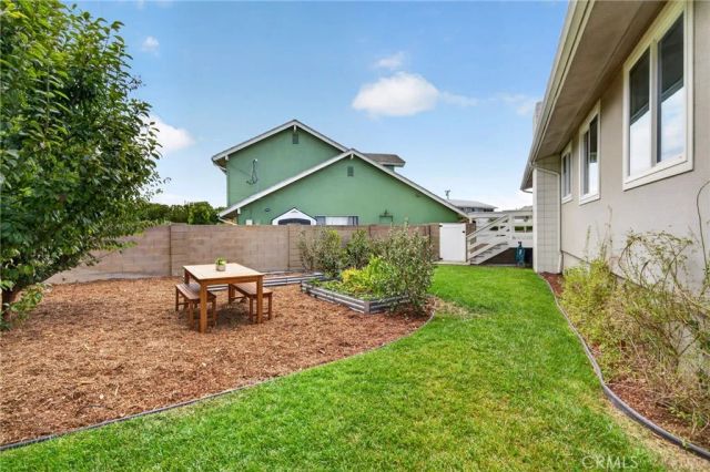17361 Alta Vista, Huntington Beach, CA 92647