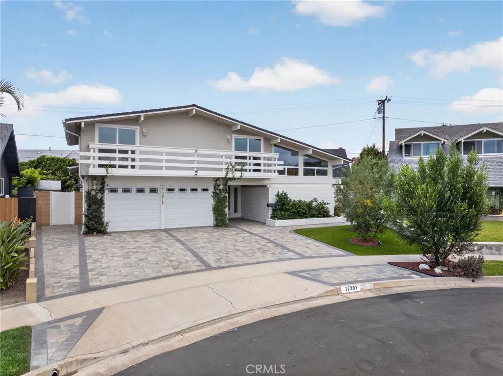 17361 Alta Vista, Huntington Beach, CA 92647