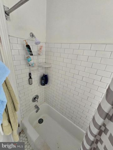 356 E CHESTNUT ST, Lancaster, PA 17602