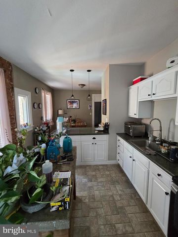 356 E CHESTNUT ST, Lancaster, PA 17602