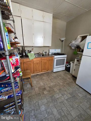 356 E CHESTNUT ST, Lancaster, PA 17602