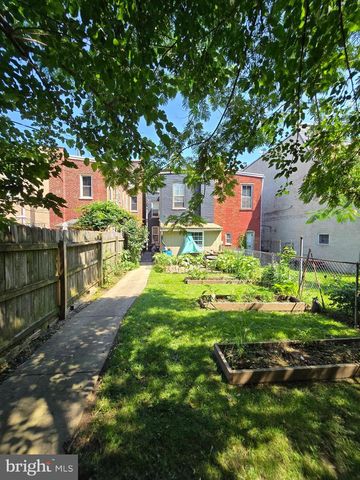 356 E CHESTNUT ST, Lancaster, PA 17602