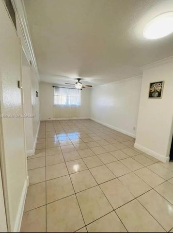 606 W 81st St 224, Hialeah, FL 33014