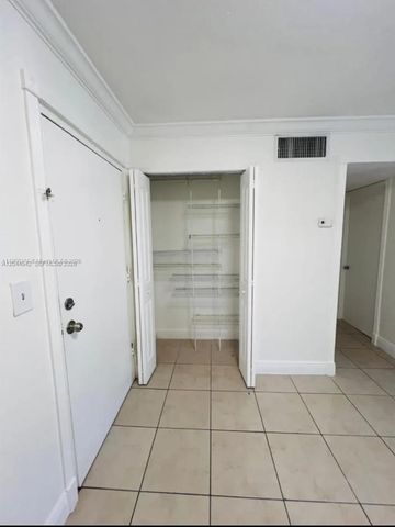 606 W 81st St 224, Hialeah, FL 33014