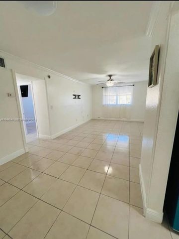 606 W 81st St 224, Hialeah, FL 33014