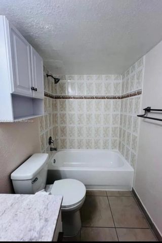 606 W 81st St 224, Hialeah, FL 33014