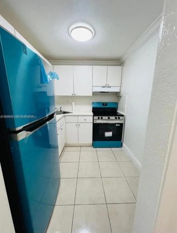 606 W 81st St 224, Hialeah, FL 33014