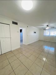 606 W 81st St 224, Hialeah, FL 33014