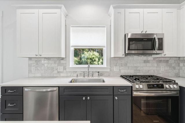 480 McMullan Way, Casco Twp, MI 49090