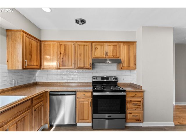 1725 GRANT St Ne, Salem, OR 97301