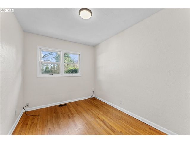 1725 GRANT St Ne, Salem, OR 97301