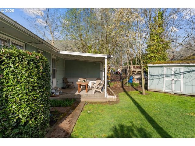 1725 GRANT St Ne, Salem, OR 97301