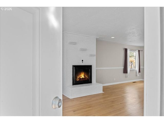 1725 GRANT St Ne, Salem, OR 97301