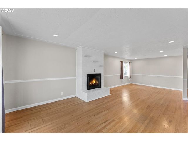 1725 GRANT St Ne, Salem, OR 97301