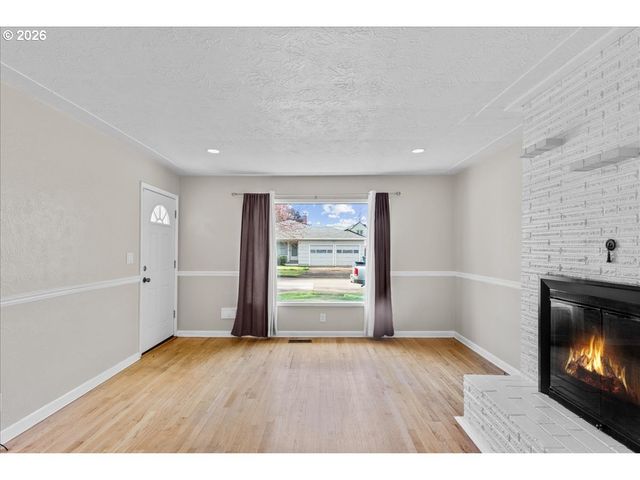 1725 GRANT St Ne, Salem, OR 97301