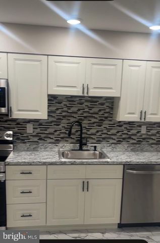 5 RIVERVIEW PL, Willingboro, NJ 08046