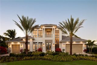 555 Whispering Pine LN, Naples, FL 34103