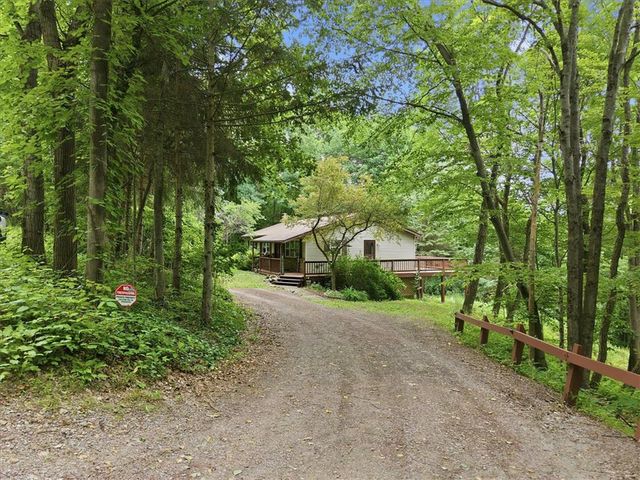 520 Highland Hill Road, Jim Thorpe Boro, PA 18235