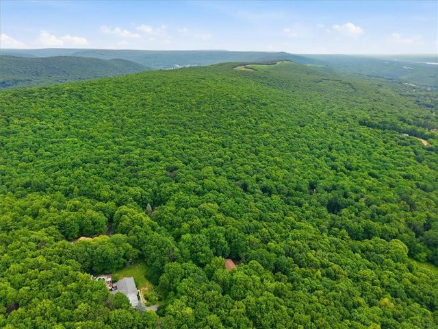 520 Highland Hill Road, Jim Thorpe Boro, PA 18235