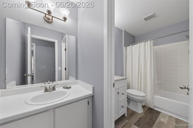 378 Spring Brooke Drive 40, Brighton, MI 48116