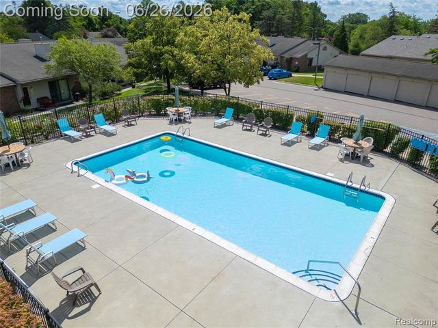 378 Spring Brooke Drive 40, Brighton, MI 48116