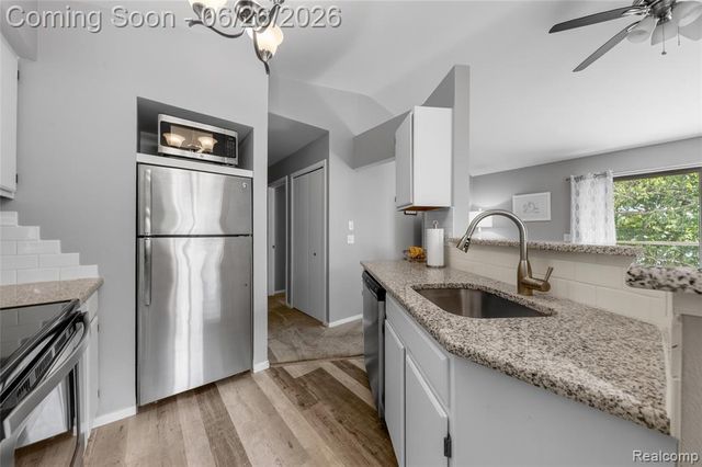 378 Spring Brooke Drive 40, Brighton, MI 48116