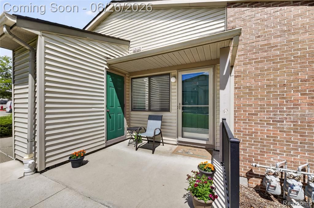 378 Spring Brooke Drive 40, Brighton, MI 48116
