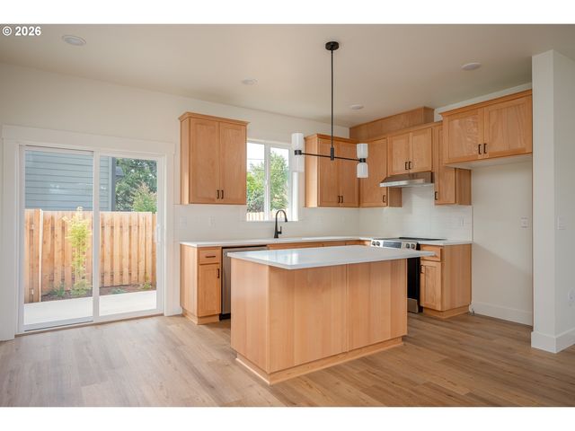 1126 Ne 84th Ave, Portland, OR 97220