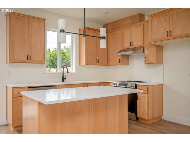 1126 Ne 84th Ave, Portland, OR 97220