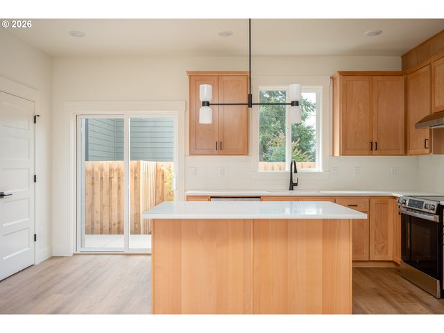 1126 Ne 84th Ave, Portland, OR 97220