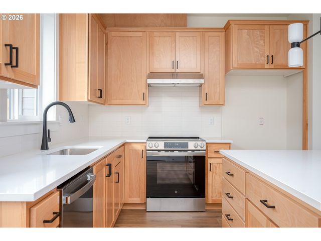 1126 Ne 84th Ave, Portland, OR 97220