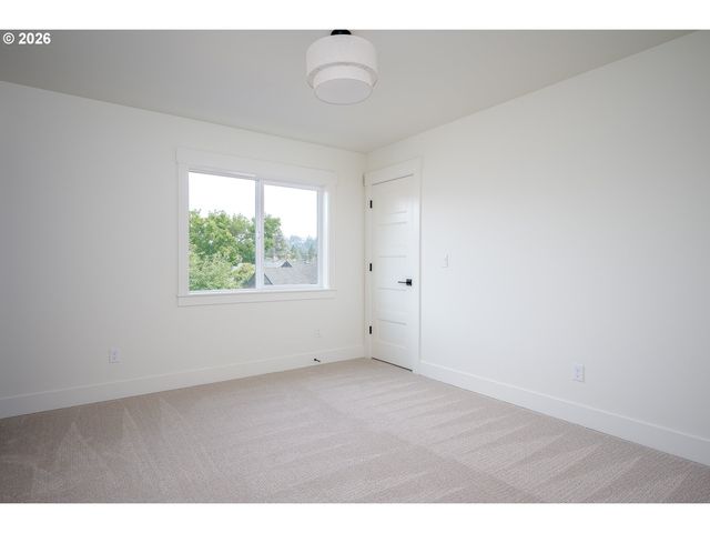 1126 Ne 84th Ave, Portland, OR 97220