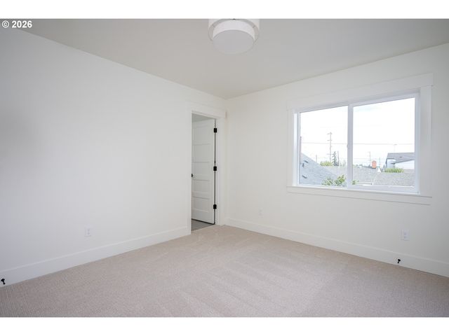 1126 Ne 84th Ave, Portland, OR 97220