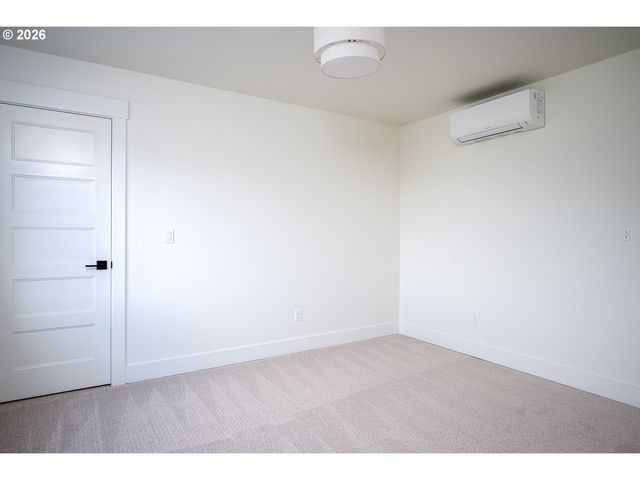 1126 Ne 84th Ave, Portland, OR 97220