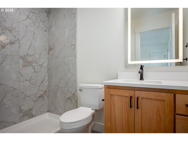 1126 Ne 84th Ave, Portland, OR 97220