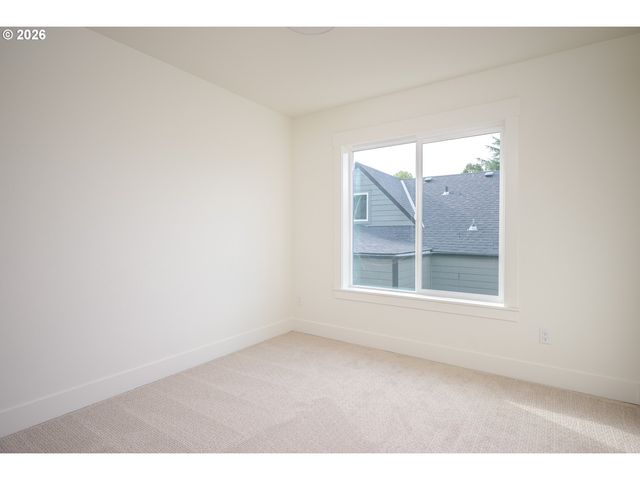 1126 Ne 84th Ave, Portland, OR 97220