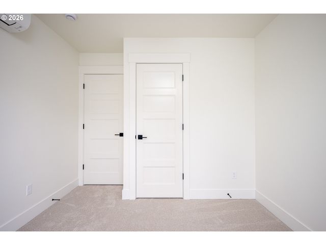 1126 Ne 84th Ave, Portland, OR 97220