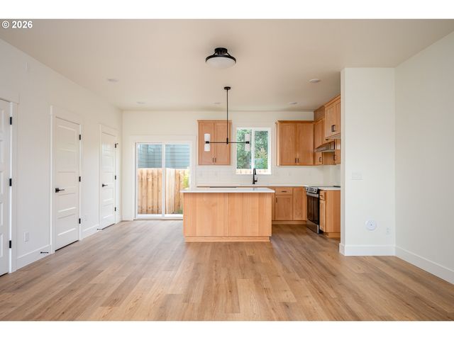 1126 Ne 84th Ave, Portland, OR 97220