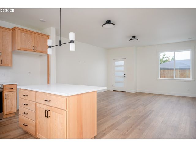 1126 Ne 84th Ave, Portland, OR 97220