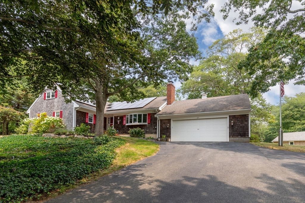 27 Moody Dr, Sandwich, MA 02563