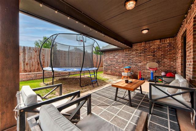 1211 Crimson Creek Circle, El Reno, OK 73036
