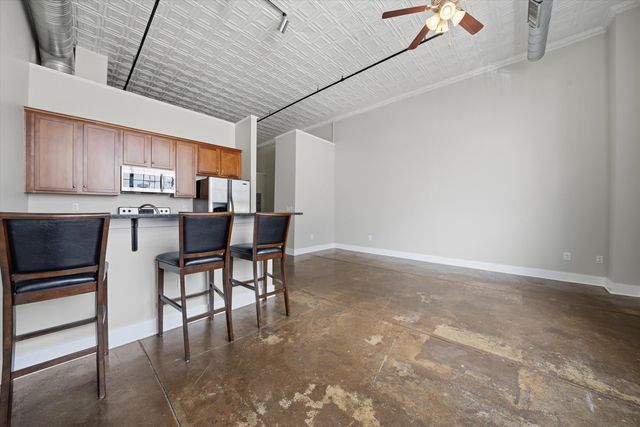 319 Campbell Ave SW Apt 104, Roanoke, VA 24016