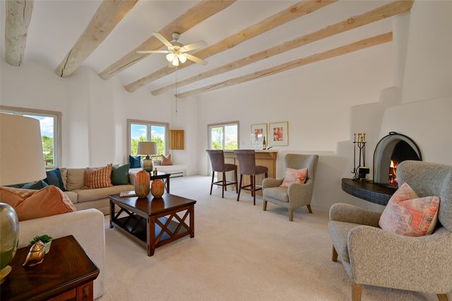 206 Calle Melitta, Santa Fe, NM 87505