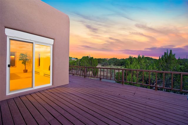 206 Calle Melitta, Santa Fe, NM 87505
