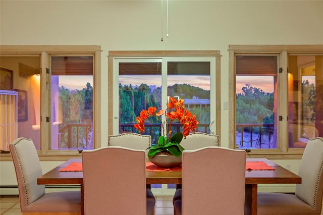 206 Calle Melitta, Santa Fe, NM 87505