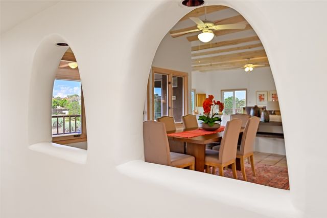 206 Calle Melitta, Santa Fe, NM 87505