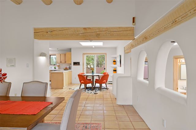 206 Calle Melitta, Santa Fe, NM 87505