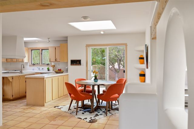206 Calle Melitta, Santa Fe, NM 87505